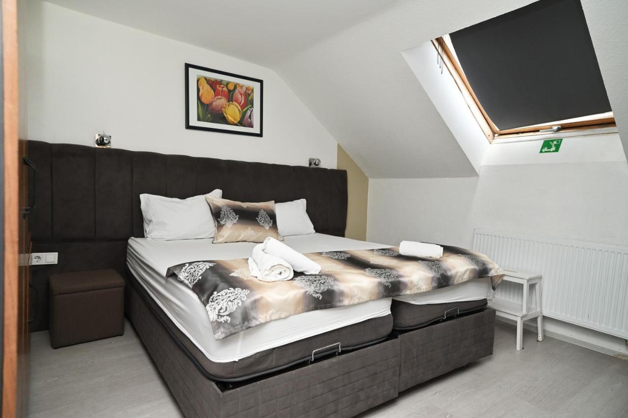 Ferienwohnung&Aparts By Kispet Group Hotels In Oberhausen 奥伯豪森 外观 照片